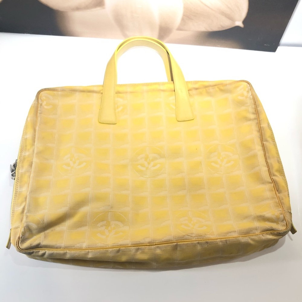 Authentic chanel nylon bag - Picture 5 of 14